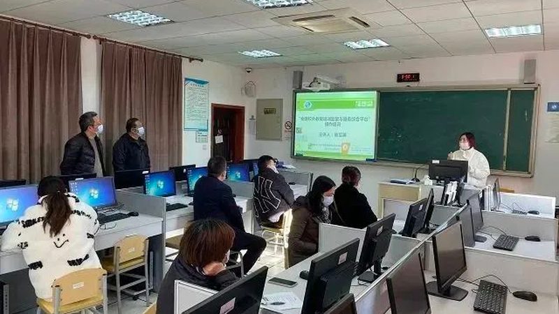 成都职业培训学员就业率排名：揭秘职业培训行业就业转化之道