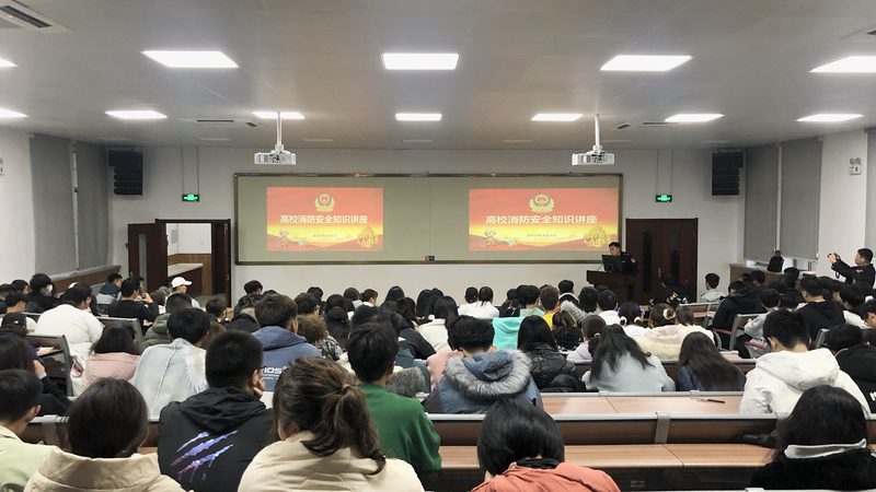 小标题：一、费用构成解析
