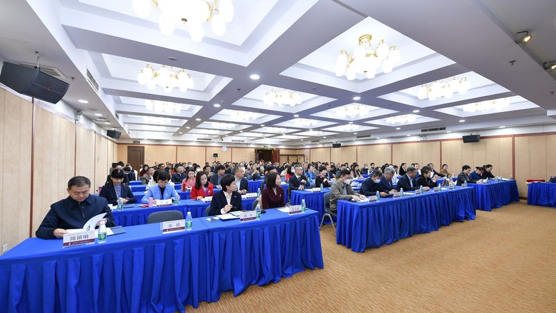 如何挑选保过班考研政治老师：关键因素与误区解析**
